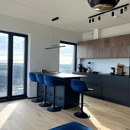 Exclusive Penthouse On 18th Floor! Апартаменти